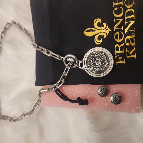 French Kande Toggle Necklace with matching earrings. Worn once. With orig. Box - Picture 3 of 3